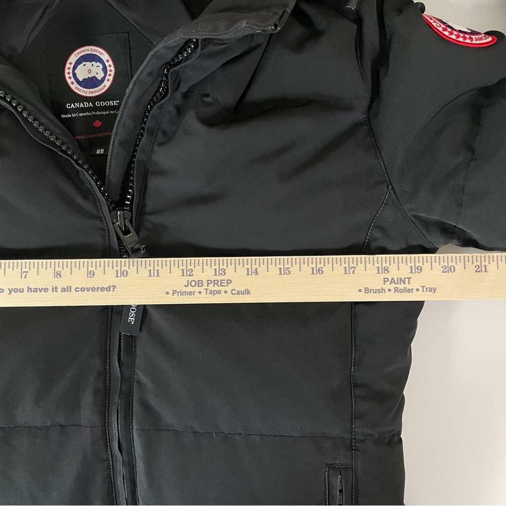 CANADA GOOSE Women’s Medium Black Chelsea Fur Lined Hooded Down Parka Gorpcore - Picture 9 of 16
